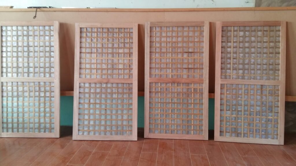 Capiz Windows